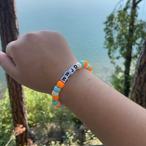 WWJD bracelet! Christian, Orange, teal and white pony bead bracelet!